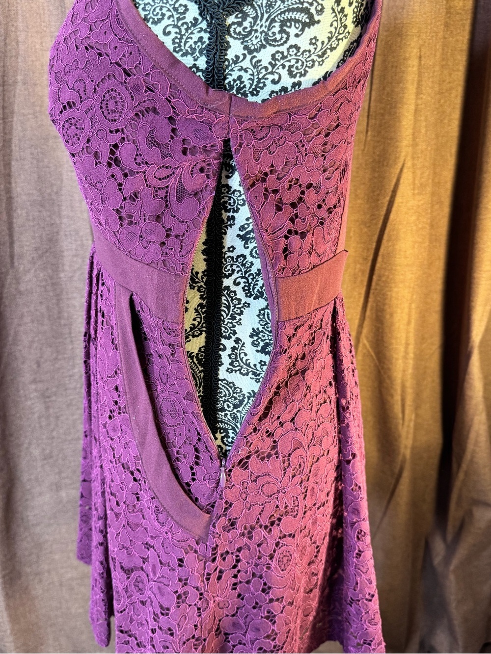 Free People Sleeveless Maroon Purple Lace Cutout Fit-and-Flare Dress size XS - Picture 4 of 5
